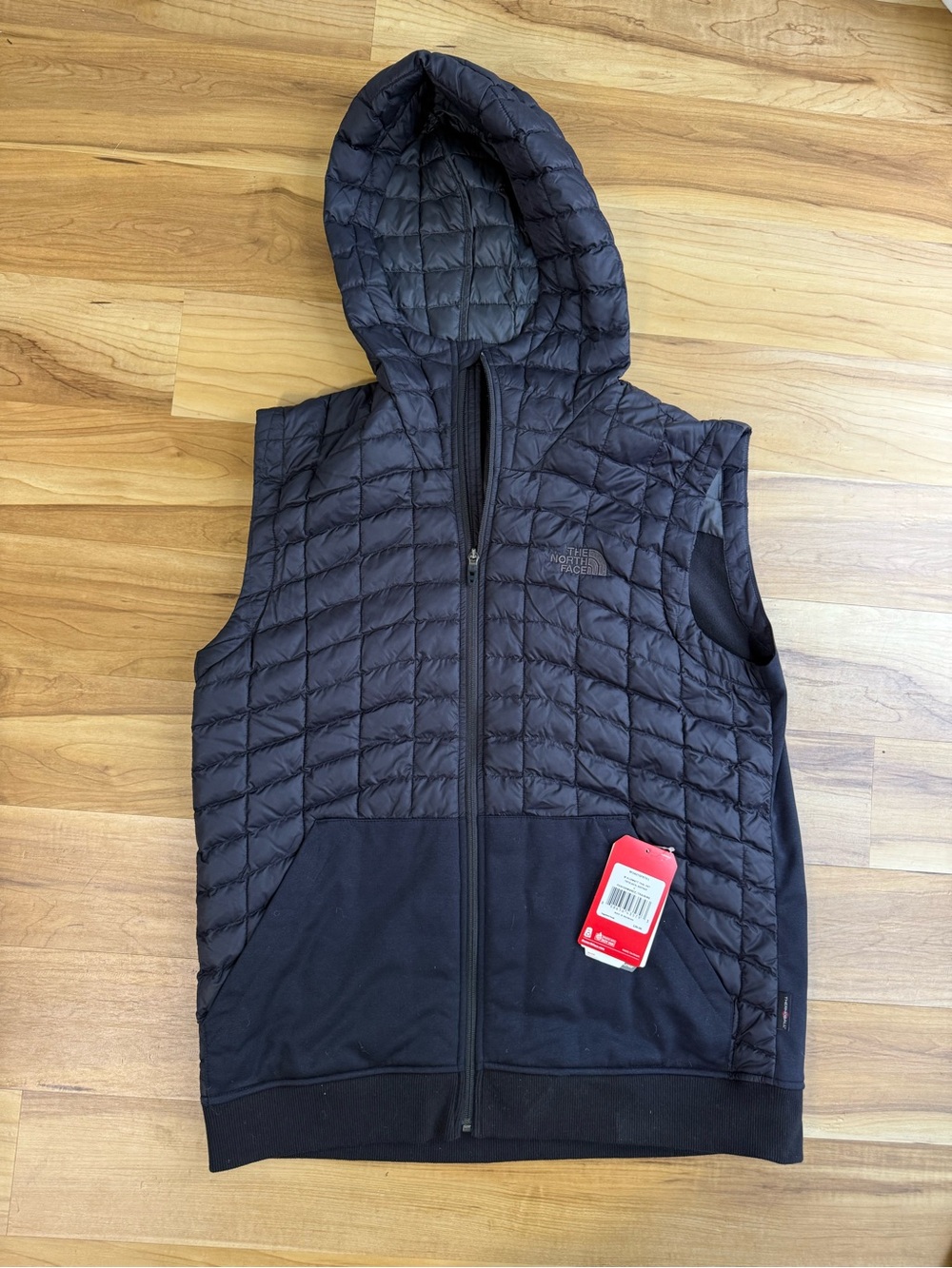 The North Face Men's Quilted Hooded Vest - Black